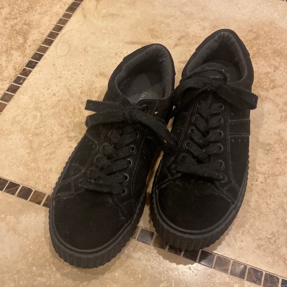 Indigo road black sneakers